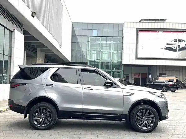 Land Rover Discovery 2022