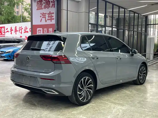 Volkswagen Golf 2021