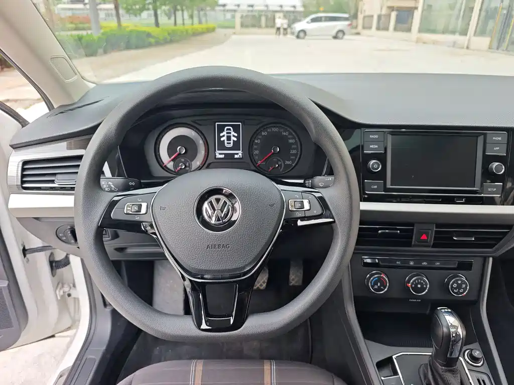 Volkswagen Lavida 2019 — фото 13