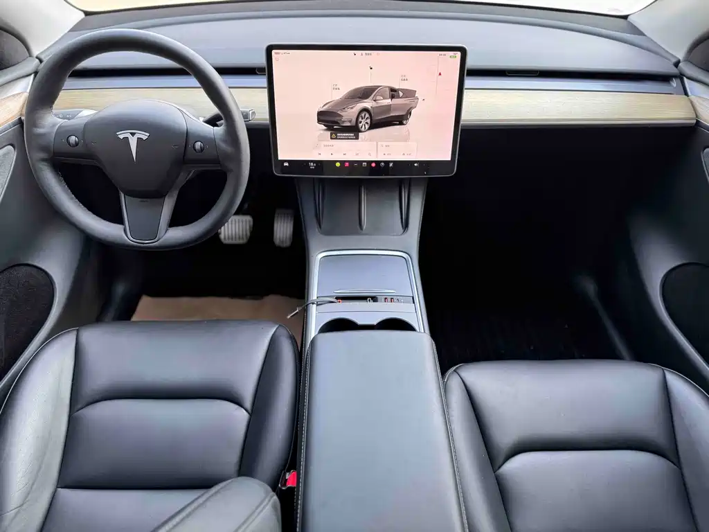Tesla Model Y 2023 — фото 9