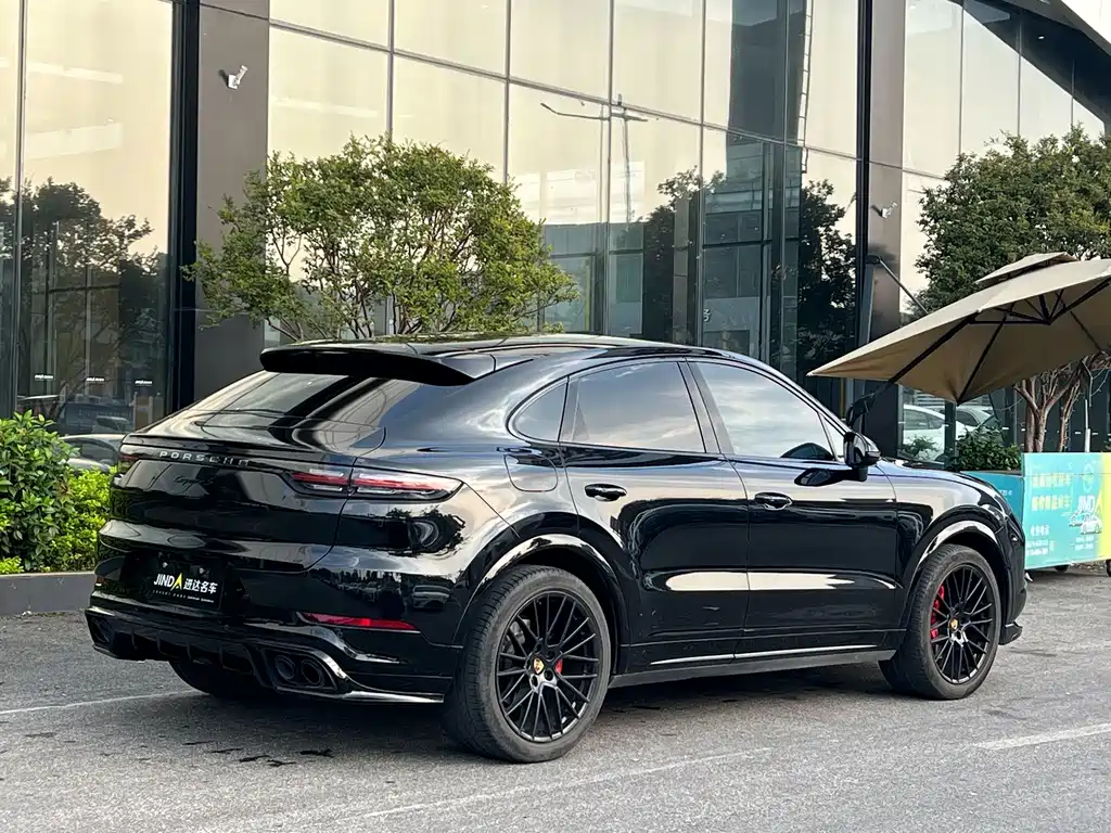 Porsche Cayenne 2023 — фото 11