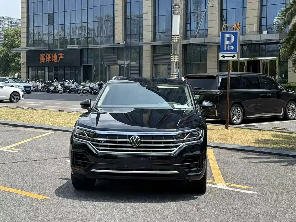 Volkswagen Touareg 2021 — фото 9
