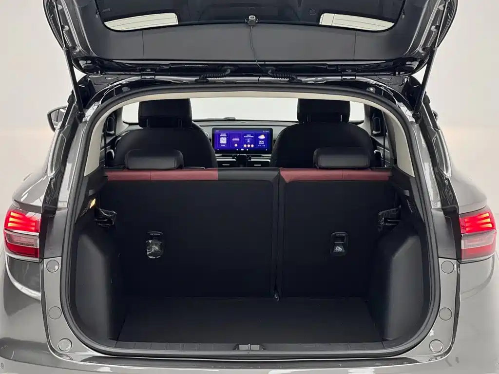 Geely Binyue 2022 — фото 13