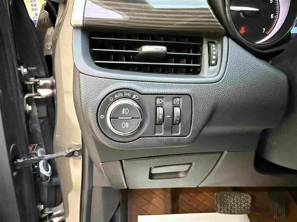 Buick Envision Plus 2018 — фото 11
