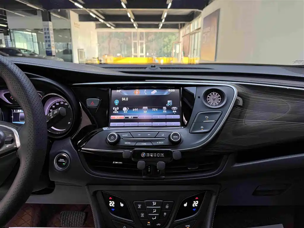 Buick Envision Plus 2018 — фото 8