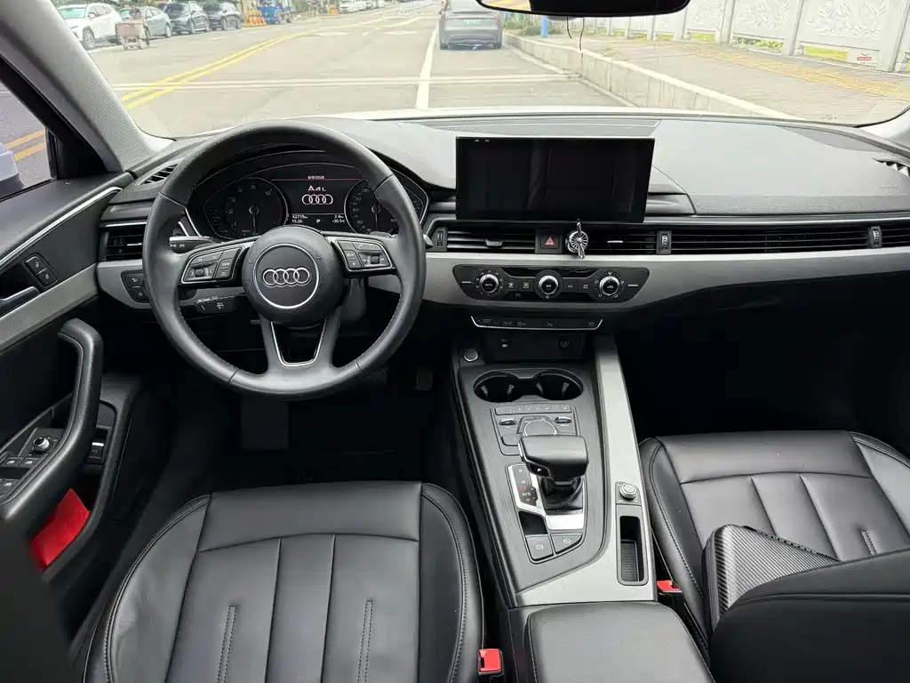 Audi A4L 2019