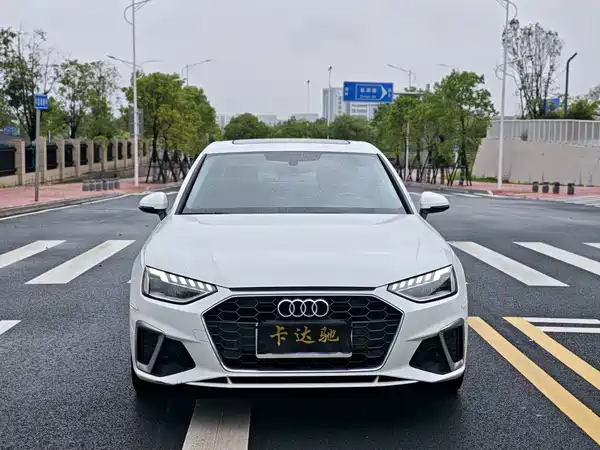 Audi A4L 2021