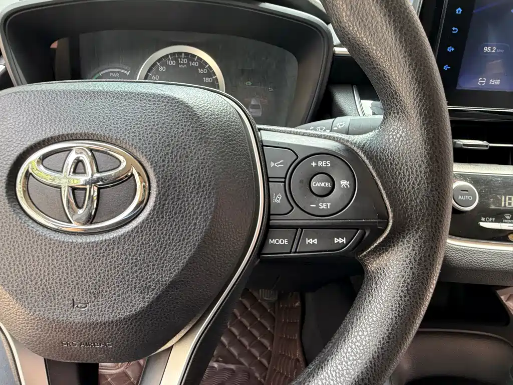 Toyota Corolla 2023 — фото 18