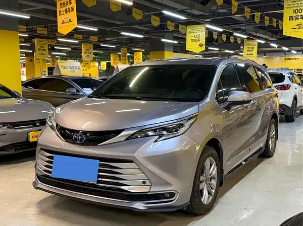 Toyota Sienna 2022