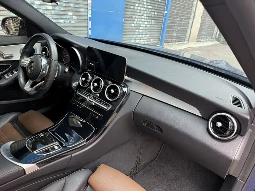 Mercedes-Benz C-Class 2019 — фото 11