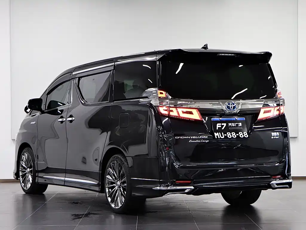 Toyota Vellfire 2022 — фото 4