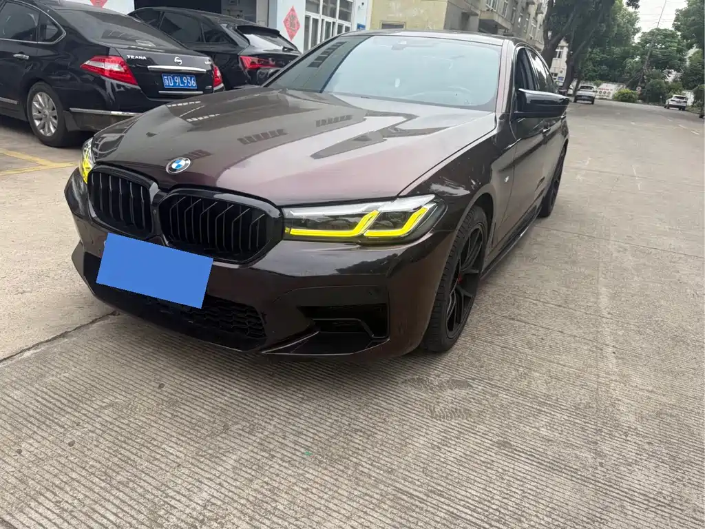 BMW 5 Series 2022 — фото 1