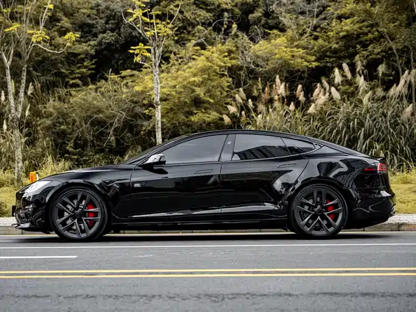 Tesla Model S 2023