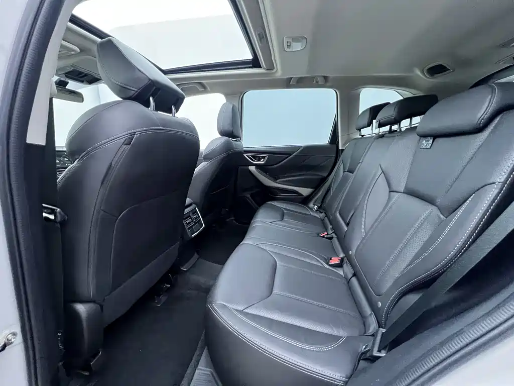 Subaru Forester 2022 — фото 14