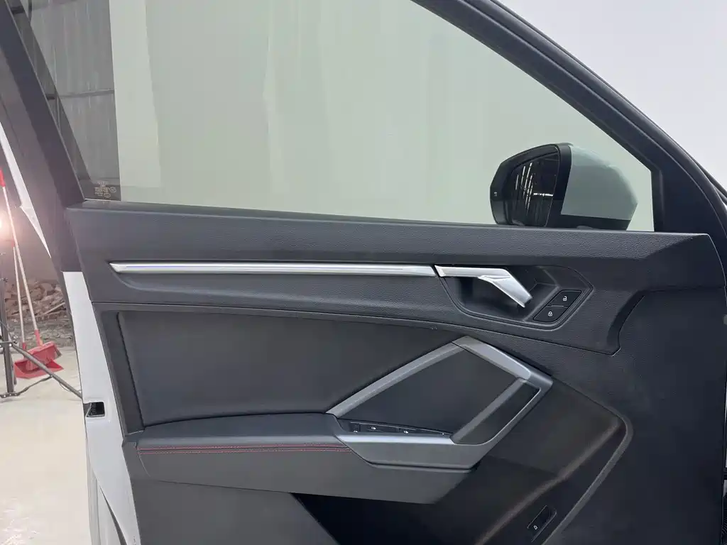 Audi Q3 2023 — фото 18