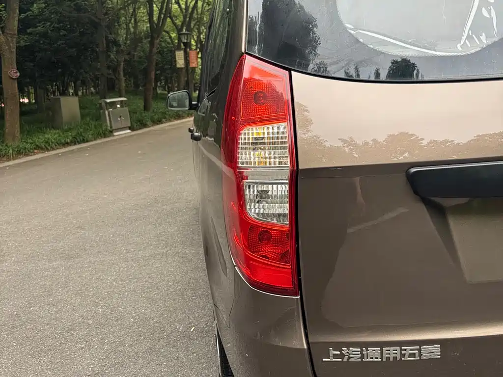 Wuling Hongguang 2018 — фото 10