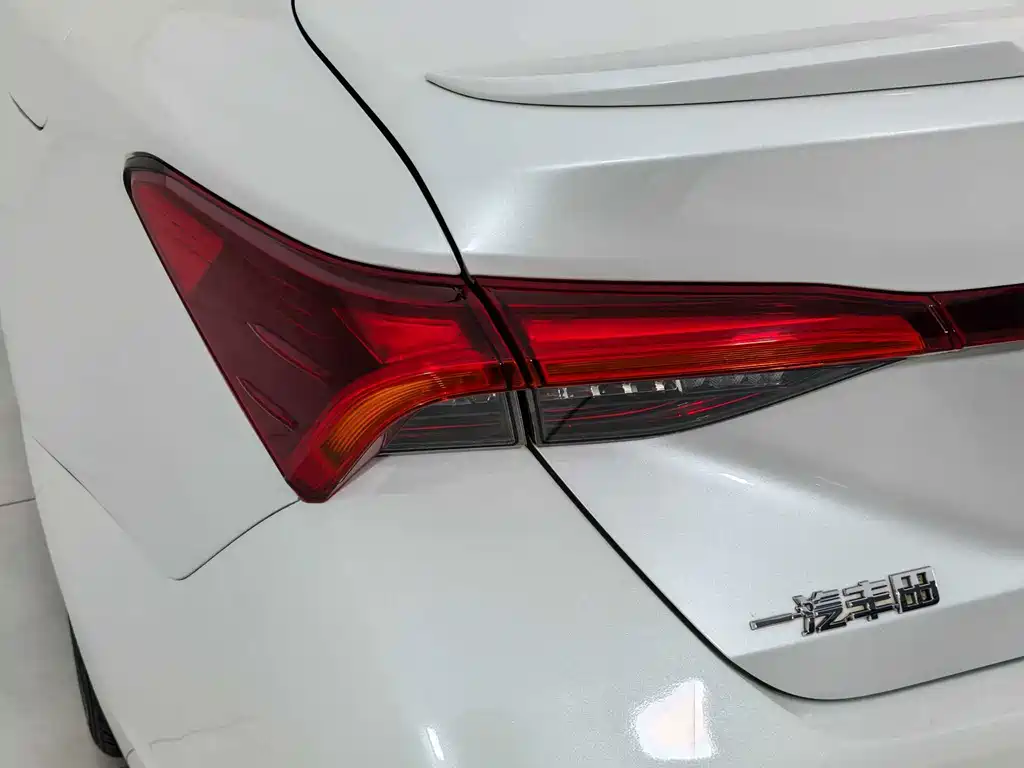 Toyota Avalon 2023 — фото 10