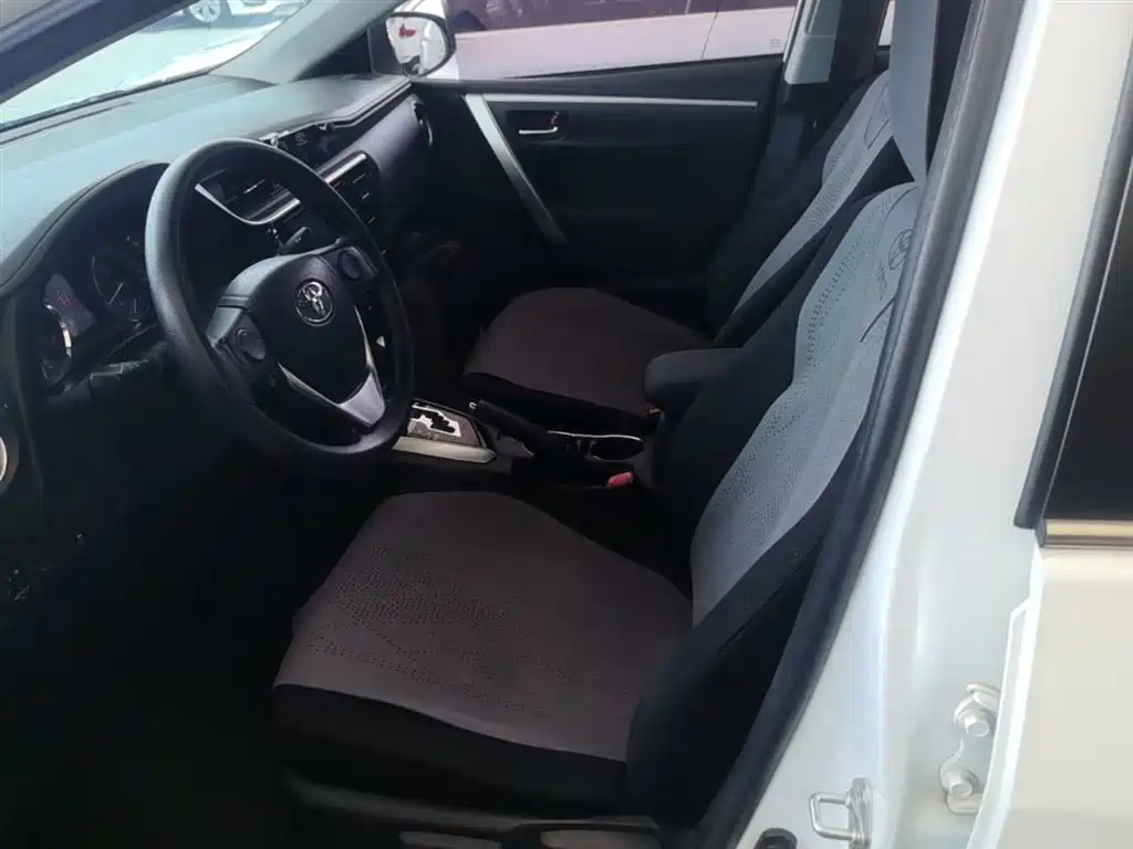 Toyota Corolla 2017 — фото 15