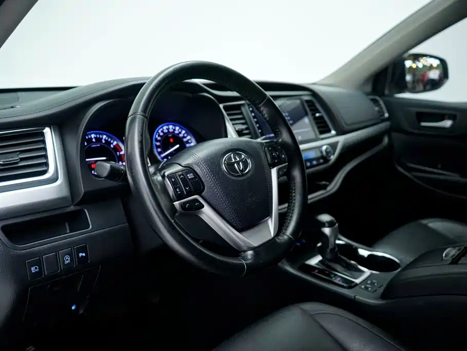 Toyota Highlander 2018 — фото 15