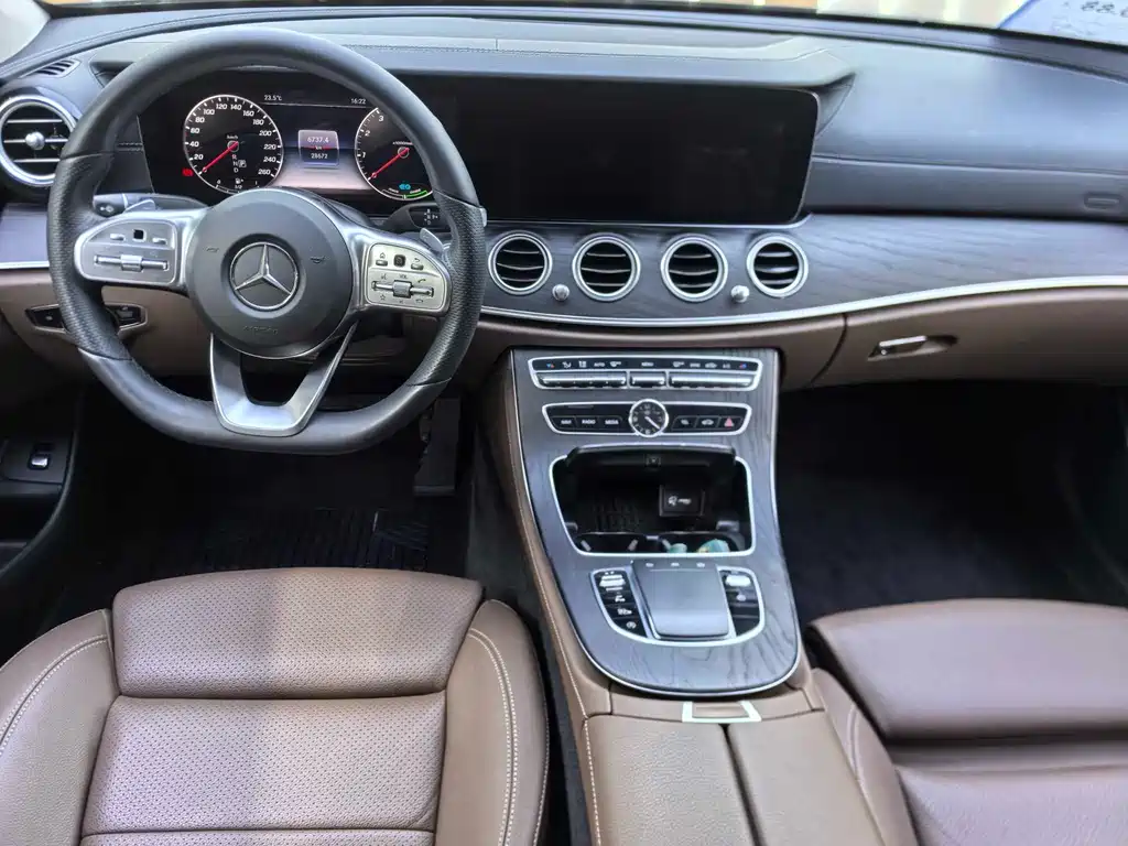 Mercedes-Benz E-Class 2019 — фото 9