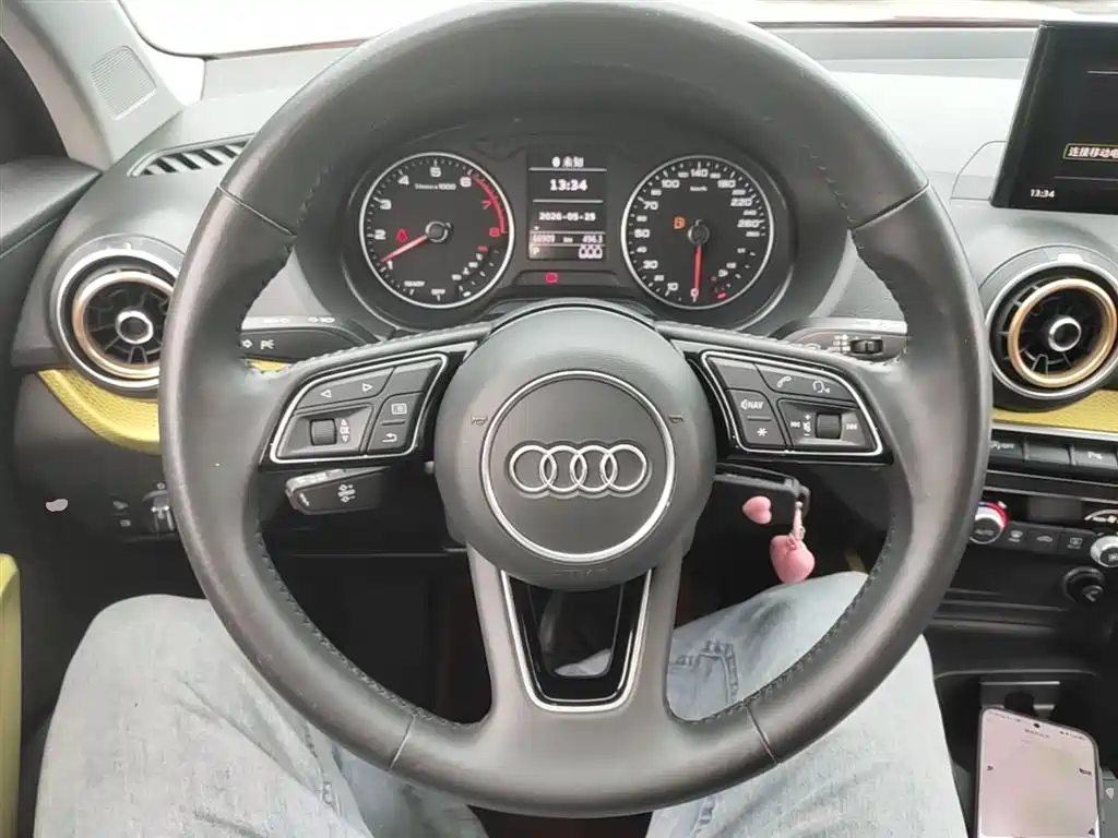 Audi Q2L 2020 — фото 11