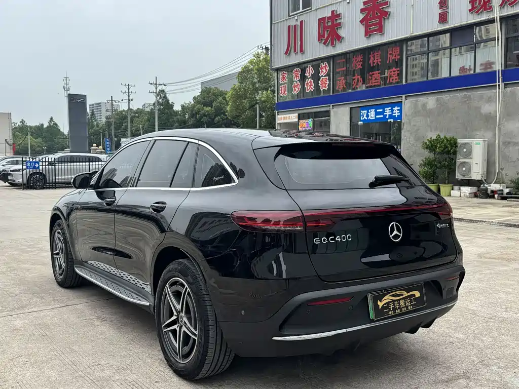 Mercedes-Benz EQC 2020 — фото 12