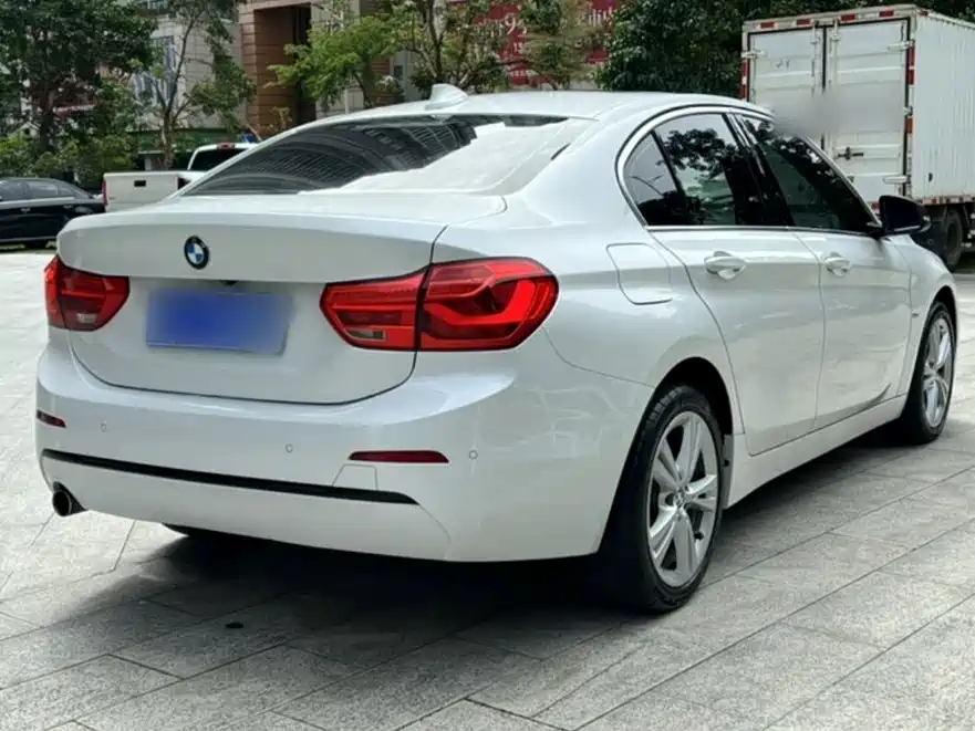 BMW 1 Series 2017 — фото 8