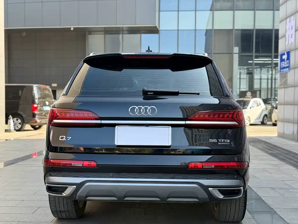 Audi Q7 2021 — фото 20