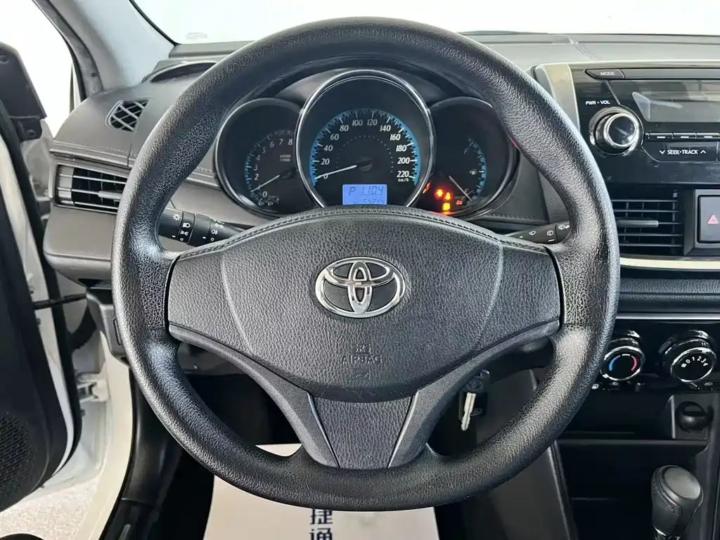 Toyota Yaris L 2019 — фото 24