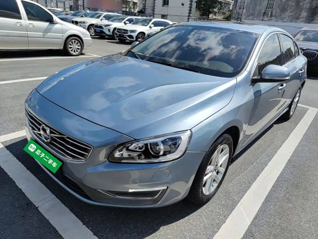 Volvo S60 2018 — фото 1
