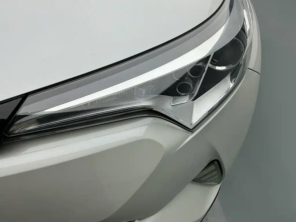 Toyota IZOA 2019 — фото 12