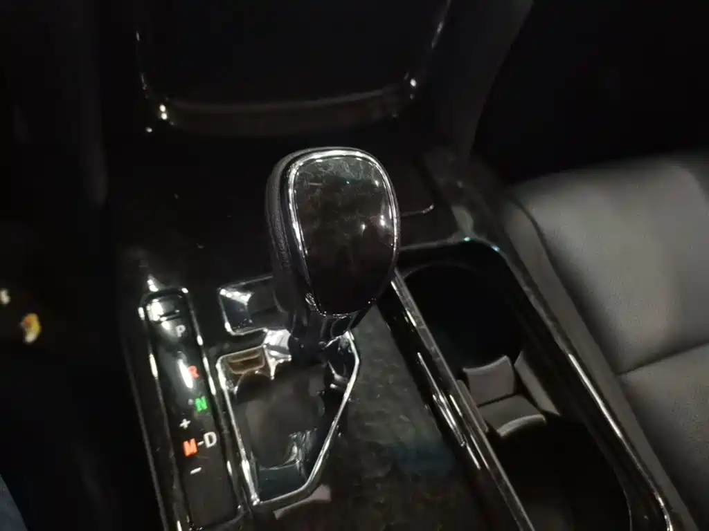 Toyota Crown 2018 — фото 14