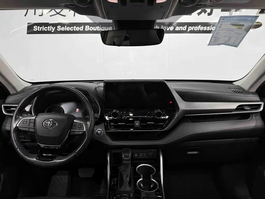 Toyota Highlander 2024 — фото 10
