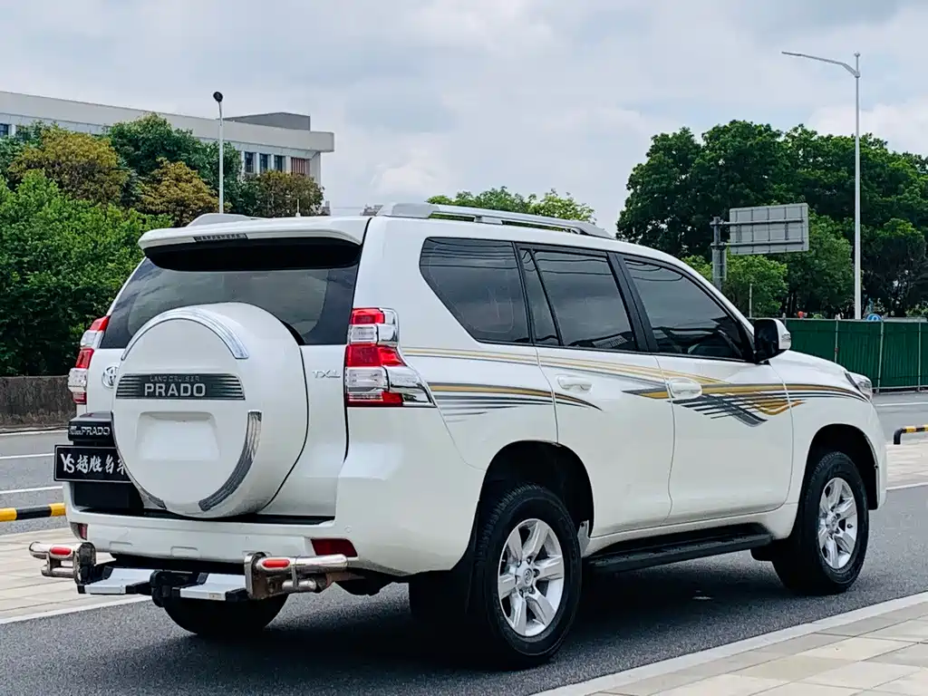 Toyota Prado 2015 — фото 5