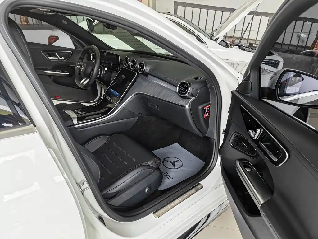 Mercedes-Benz C-Class 2022 — фото 7