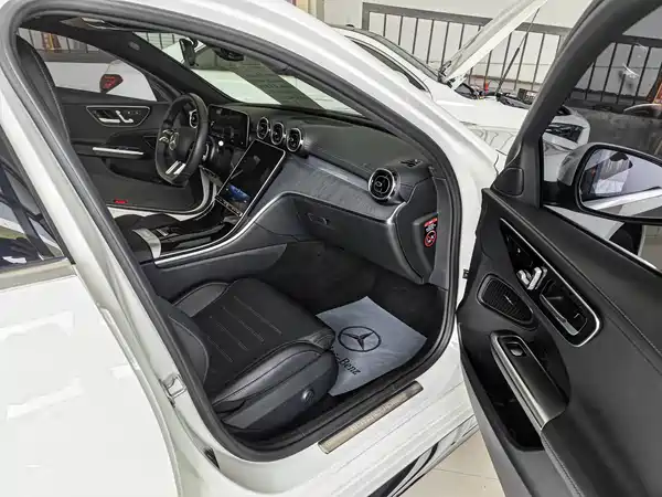 Mercedes-Benz C-Class 2022