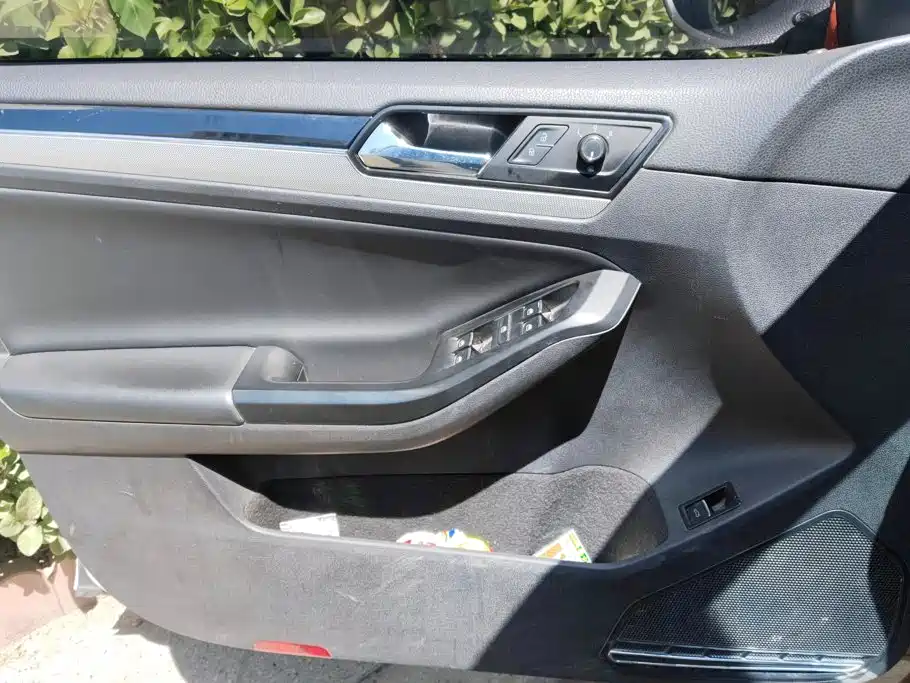 Volkswagen Sagitar 2018