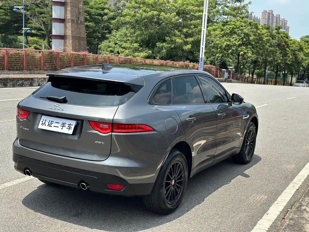 Jaguar F-PACE 2017 — фото 6