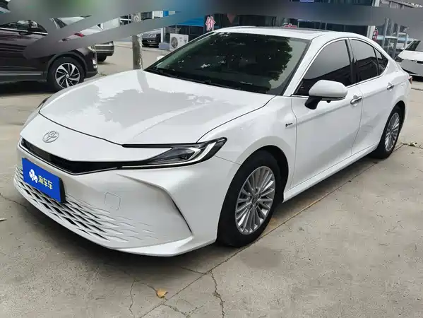 Toyota Camry 2025