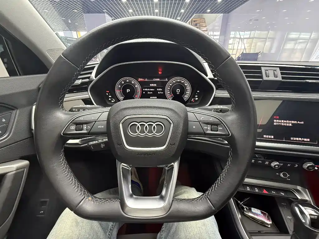 Audi Q3 2023 — фото 12