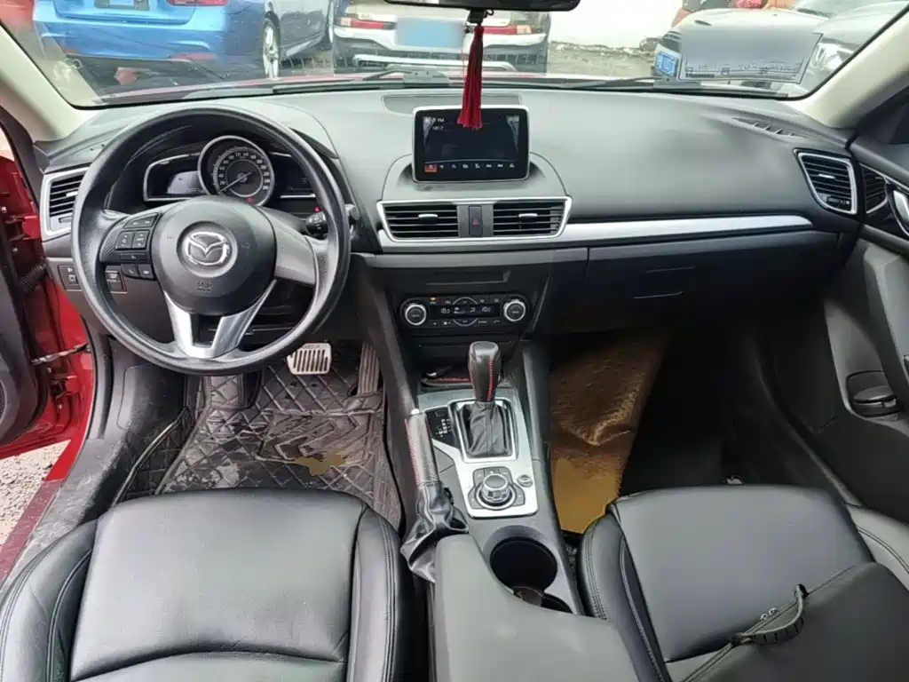 Mazda 3 Axela 2016 — фото 10