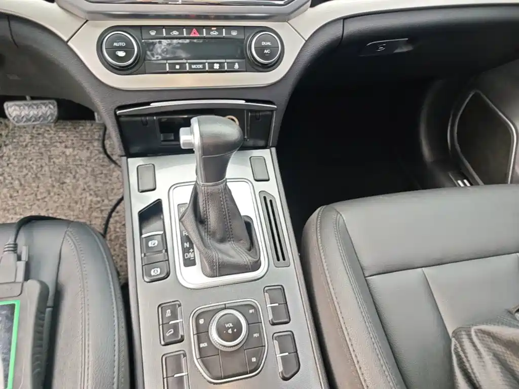 Haval H6 Coupe 2017 — фото 14