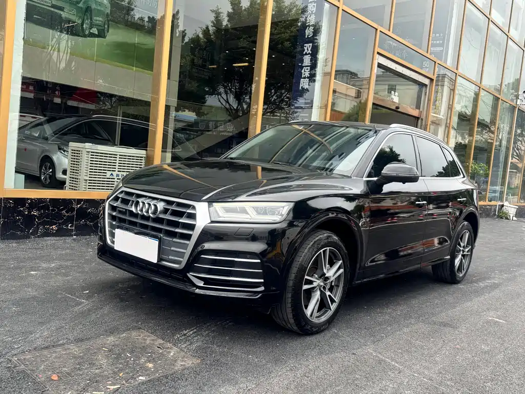 Audi Q5L 2018 — фото 12