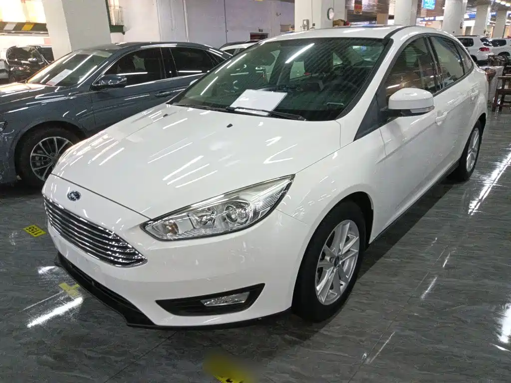 Ford Focus 2018 — фото 1