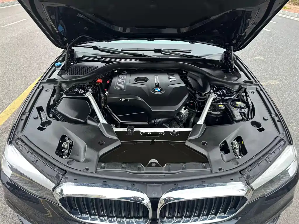 BMW 5 Series 2020 — фото 17