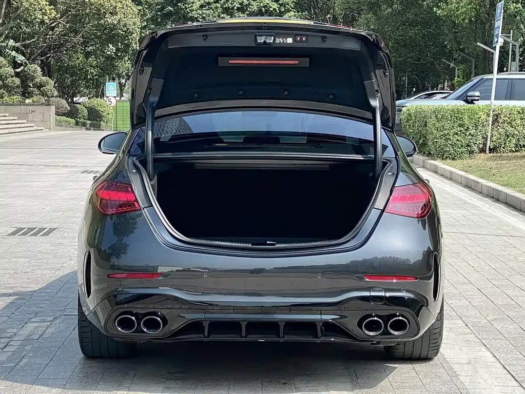 Mercedes-Benz C-Class AMG 2024 — фото 19
