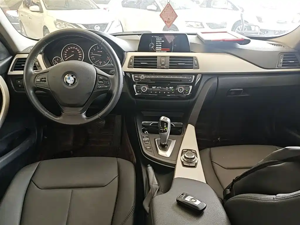 BMW 3 Series 2016 — фото 10