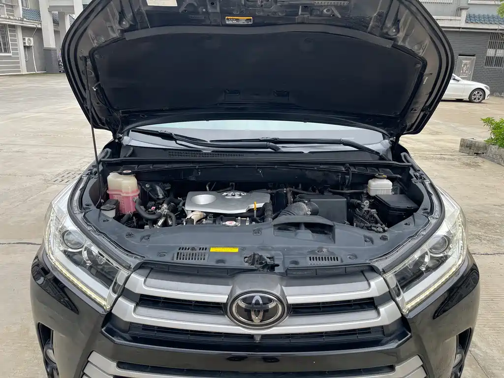 Toyota Highlander 2018 — фото 12