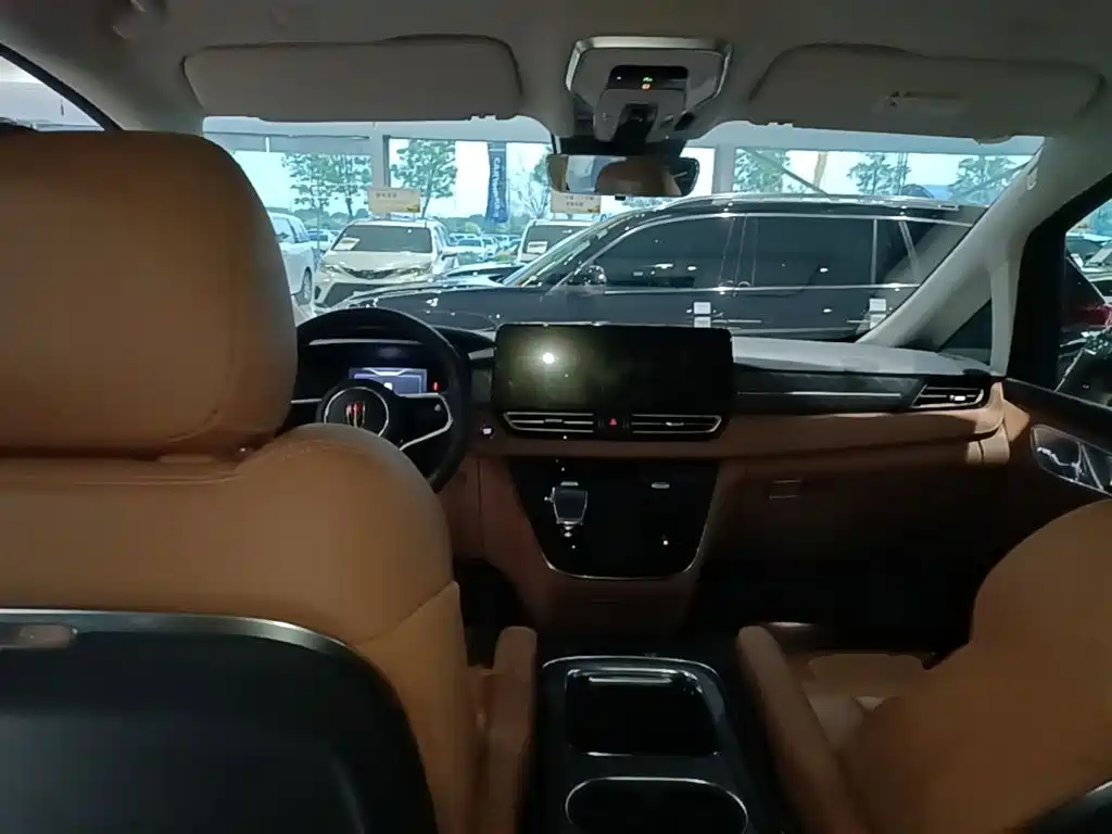 Hongqi HQ9 PHEV 2024