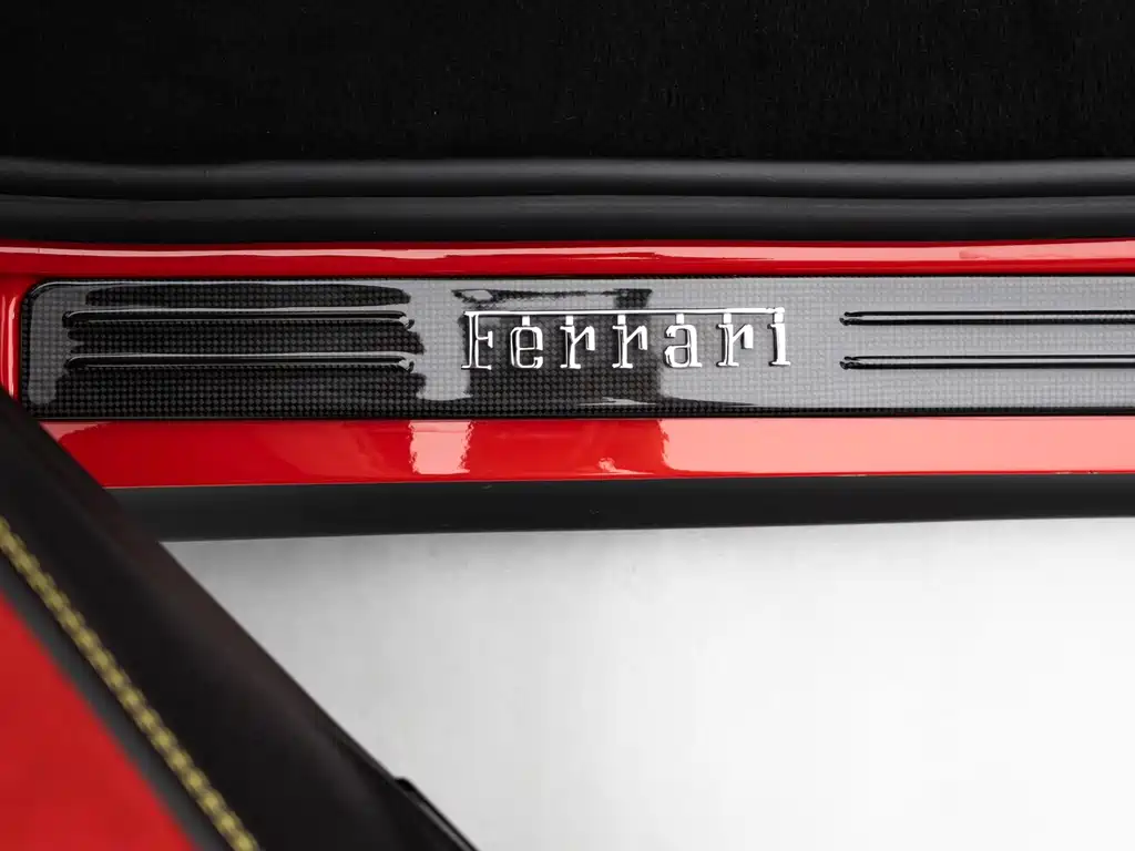Ferrari SF90 2024 — фото 16
